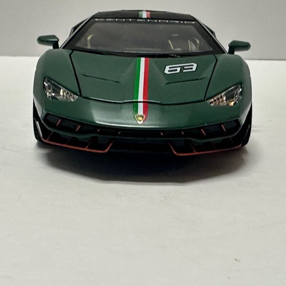 1:24 Lamborghini Centenario Diecast With Headlight & Taillight LED Matt Green - Picture 2 of 11